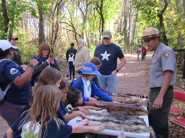 youngsters_loved_feeling_the_animal_pelts_and_had_many_questions_for_Jonathan_Molineaux-1-700.jpg